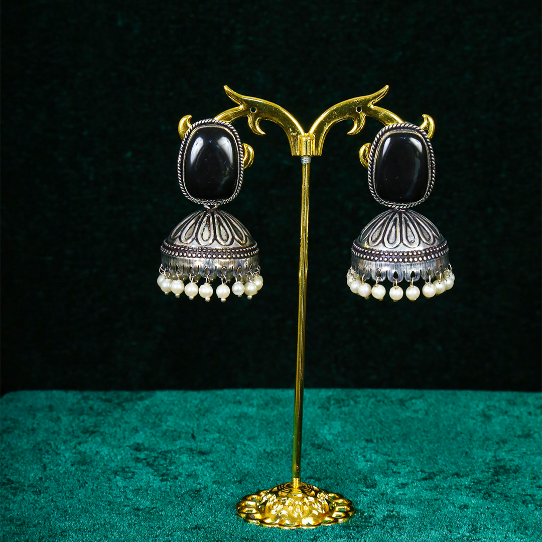 BLACK DIVINE DESI DANGLER